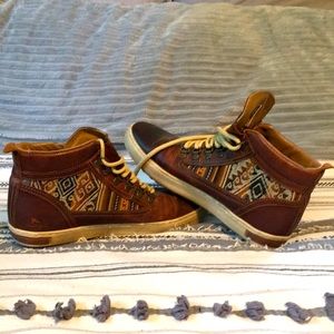Inkkas Brown Leather Camping Boots. Size 9.